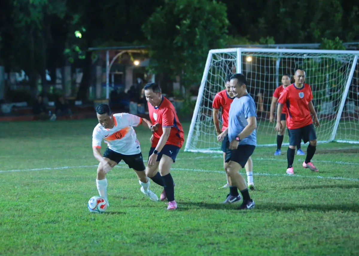 Peningkatan Kualitas Rumput Asli & Lampu LED Stadium Super Terang di Arena GSC